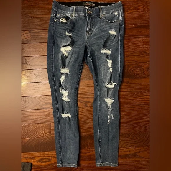 Torrid Bombshell Skinny Premium Stretch Size 12S - Picture 6 of 8